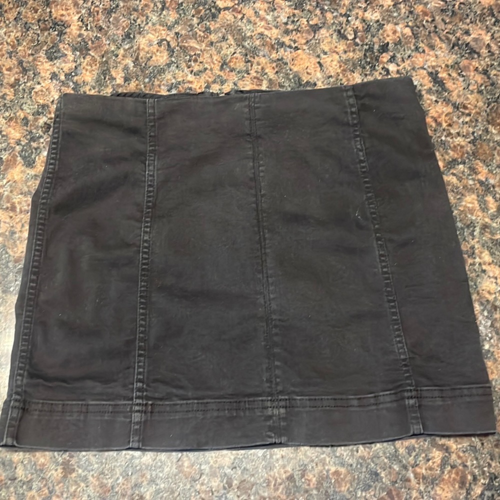 black skirt! great condition